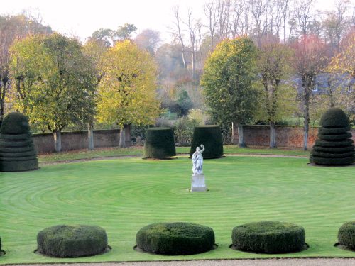 Statue de Cérés au Château de mesnil Geoffroy